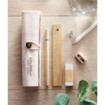 bureauset bamboe in een jute en katoenen hoes.