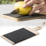 snijplank van bamboe en leisteen