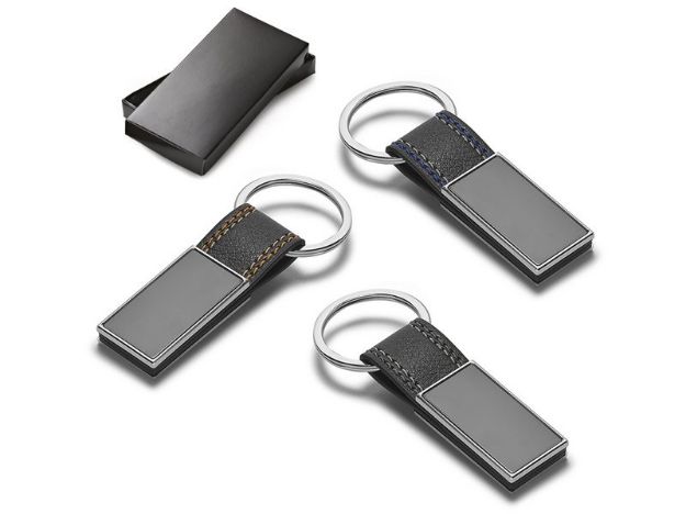 sleutelhanger van imitatieleer en metaal