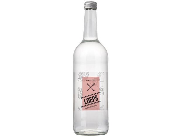 glazen fles met 750 ml bronwater