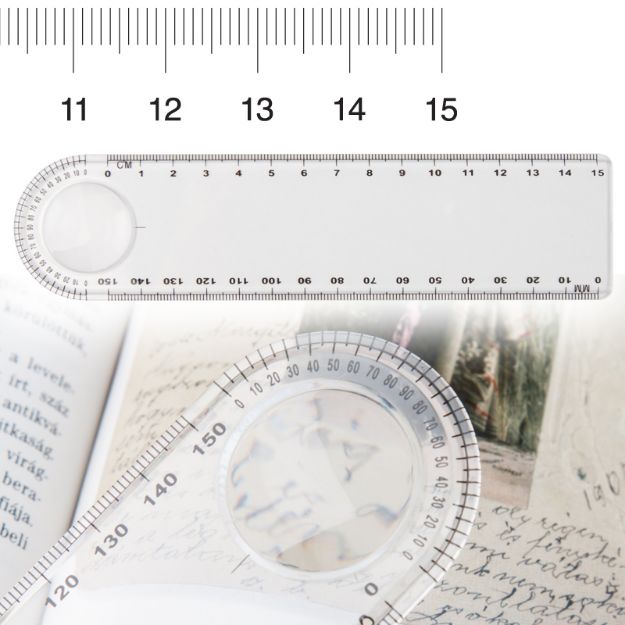 liniaal van 15 cm, met vergrootglas.