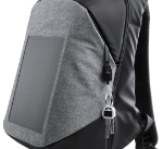 laptoptas met zonnepaneel voor oplader