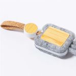 oplaadkabel van bamboe en rpet vilt braxton