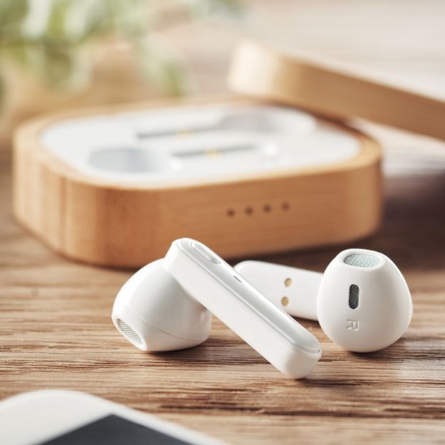 tws oordopjes in bamboe hoesje