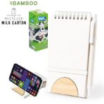 notitieboek en gsm-houder van melkverpakkingen