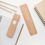 houten boekenlegger met liniaal, 11 cm.