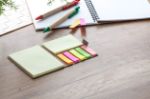 sticky notes in verschillende groottes, in hoes