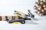 multitool met 8 gereedschapopties en zakmes.