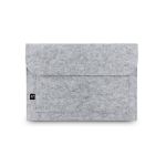 laptoptas van gerecycled vilt