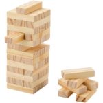 jumble spel met omvallende toren van hout
