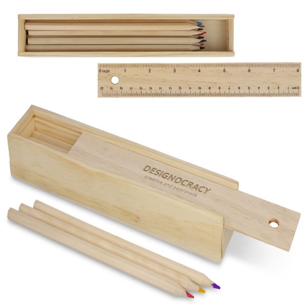 kleurpotloden in houten schuifdoos