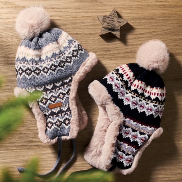 gebreide muts met oorflap