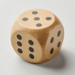 schima houten dobbelsteen 5 cm