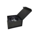 glaskoepel pressepapier in zwart papieren doos