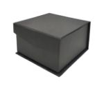 glaskoepel pressepapier in zwart papieren doos