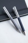 metalen balpen met draaimechanisme blauwschrijvend