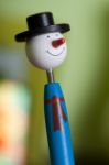 houten jolly pen met kerstfiguren blauwschrijvend