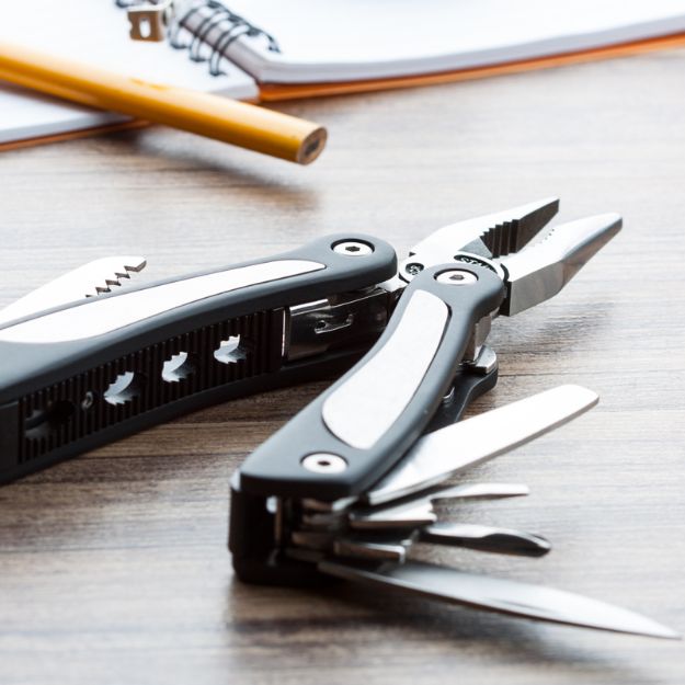 rvs multifunctioneel tool met 9 functies.