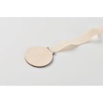 houten medaille met katoenen band en gesp