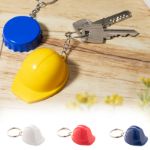 sleutelhanger in de vorm van een helm.