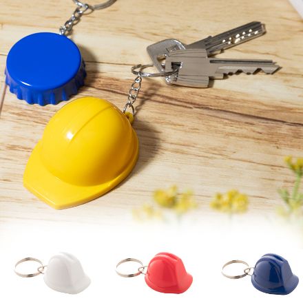 sleutelhanger in de vorm van een helm.