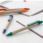 balpen van recycled materiaal zwartschrijvend