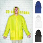 regenjas pvc met capuchon en drukknoopsluiting.