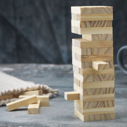 houten tower game spel in katoenen zak