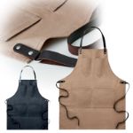 waxed canvas schort met leren details in de hals.