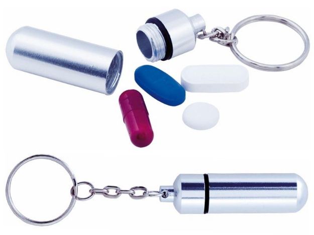 sleutelhanger met aluminium pillenhouder