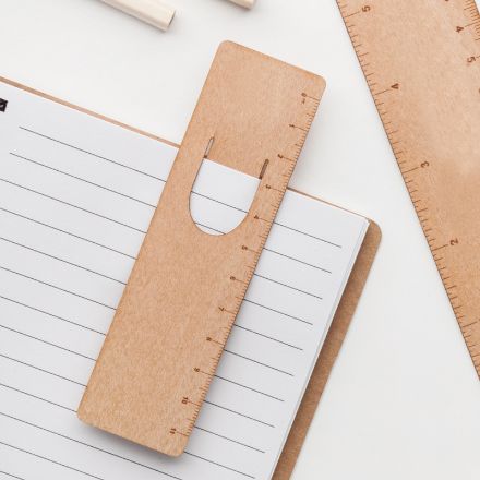 houten boekenlegger met liniaal, 11 cm.