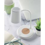 lamp met oplader en speaker
