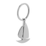 metalen sleutelhanger in vorm van boot.