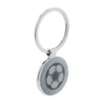 metalen sleutelhanger in de vorm van een voetbal.