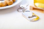 metalen flessenopener met sleutelhanger. custom