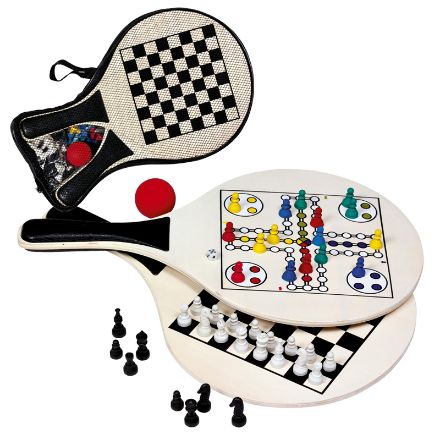 houten rackets met afbeelding van speelbord.