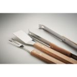 eikenhouten barbecueset in kraft doos met delsel