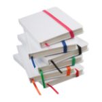 wit kartonnen notitieboek met 80 bladzijden.