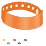 armband met drukknoop.