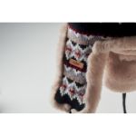 gebreide muts met oorflap