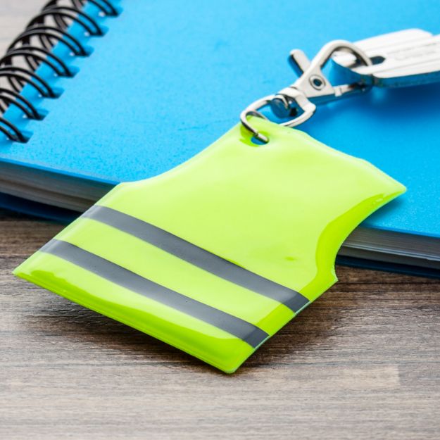 sleutelhanger met reflecterend veiligheidsvestje.