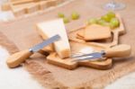 bamboe kaasmessenset snijplank in vorm van boom
