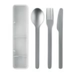 roestvrijstalen bestekset bevat vork, mes en lepel