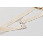 houten medaille met katoenen band en gesp