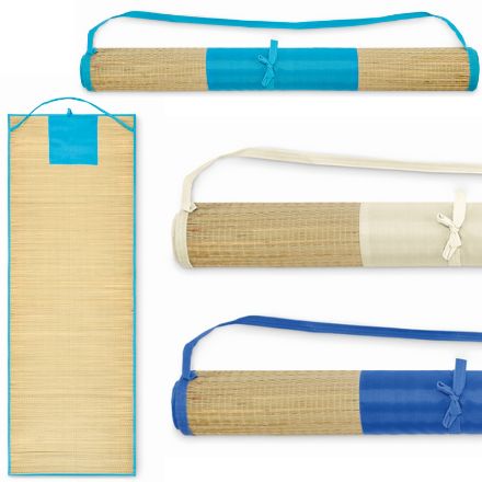 strandmat van natuurlijk stro met draagriem