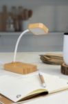 bamboe bureaulamp met draadloze oplader 12 led's v