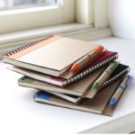 draadgebonden notitieboekje met balpen stella