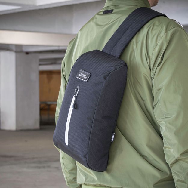 brandcharger sling r-pet schoudertas ergonomisch