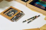 12 stuks rechthoekige houten kleurpotloden set