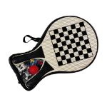 houten rackets met afbeelding van speelbord.